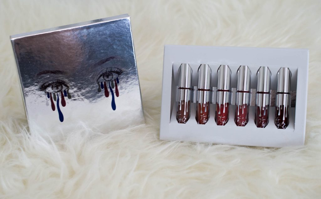 kylie cosmetics holiday edition collection, kyshadow holiday edition palette, holiday edition mini matte liquid lipsticks
